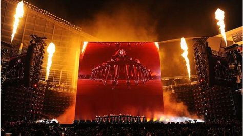 Beyonce at the opening night of the Formation world tour at Marlins Park on April 27, 2016 in Miami, Florida Stage Design Concert, Beyonce Formation Tour, Es Devlin, Beyonce Flawless, Formation Tour, The Formation World Tour, Formation World Tour, Beyonce Formation, Concert Stage Design