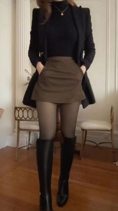 Skirts Ideas, Fashionista Outfits, Woman Tips, Clever Tattoos, Outfit Autumn, Outfit Inspo Casual, Fashion Fail, Woman's Fashion, Looks Street Style