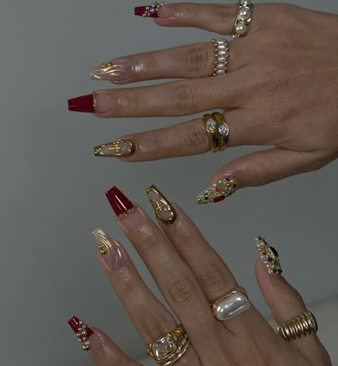 Gold Chrome Nail Art, Chrome Nail Art Designs, College Nails, Chrome Nail Designs, Gold Chrome Nails, Red And Gold Nails, Pinterest Pictures, Chrome Nail Art, Cute Simple Nails