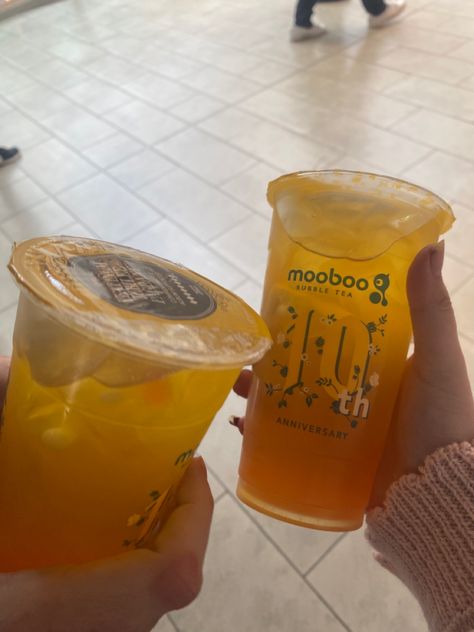 Fruit Boba Aesthetic, Mango Bubble Tea, Popping Boba Tea Aesthetic, Mango Tea Boba, Mango Bubble Tea Aesthetic, Pineapple Pizza, Boba Drink, Yellow Tea, Mango Fruit