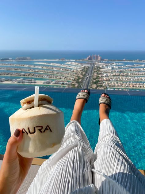 Dubai Vacation Pictures, Dubai Lifestyle Luxury, Dubai Baecation, Dubai Girls Trip, Aura Dubai, Travel Aesthetic Dubai, Dubai Luxury Lifestyle, Dubai Aesthetic Girl, Summer In Dubai