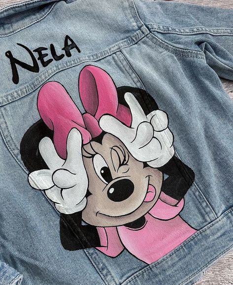 Denim Art Painting, Painted Denim Jacket Ideas, Denim Jacket Diy Paint, Minnie Mouse Jacket, Custom Jeans Diy, Customised Denim Jacket, Fabric Paint Diy, Diy Denim Jacket, Painted Clothes Diy