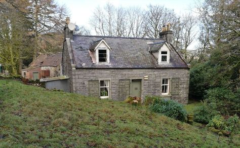 Scottish Cottage Interior, Cottage Scotland, Scotland Cottage, Skies At Night, Scottish Cottage, Cottages Uk, Cottages Scotland, Scottish Cottages, Insulated Garden Room