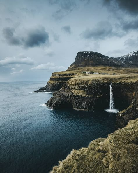 Faroe Islands, Pretty Places, Nature Travel, Beautiful Wallpapers, Land Scape, Beautiful Landscapes, Wonders Of The World, Mother Nature, Great Outdoors