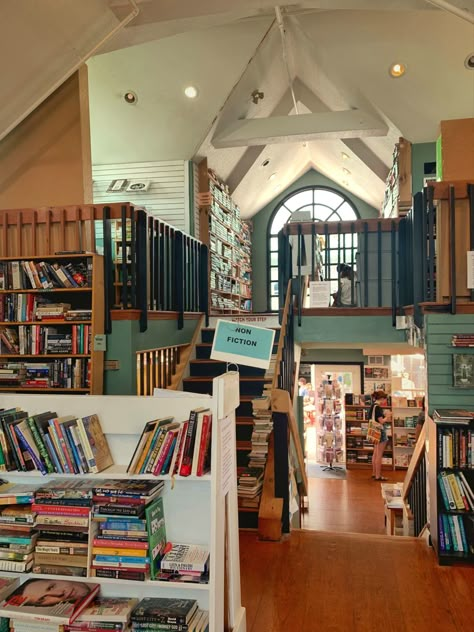 book store | warm coastal library | summer todo list | booktok aesthetics Cozy Bookshop Aesthetic, Summer Todo List, Coastal Library, Bookstore Coffee Shop, Emily Henry Books, Cafe Bookstore, Library Store, Library Cafe, Small Town Living