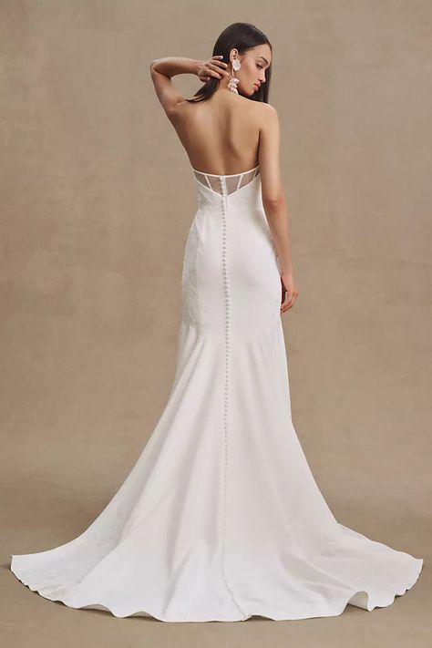 Strapless sweetheart neckline