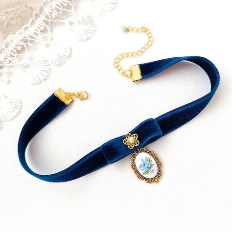 rosyposydesigns - Etsy Cameo Choker Necklace, Cameo Choker, Elegant Choker, Prom Necklaces, Frida Art, Bead Flower, Deep Navy Blue, Fun Group, Beaded Jewels