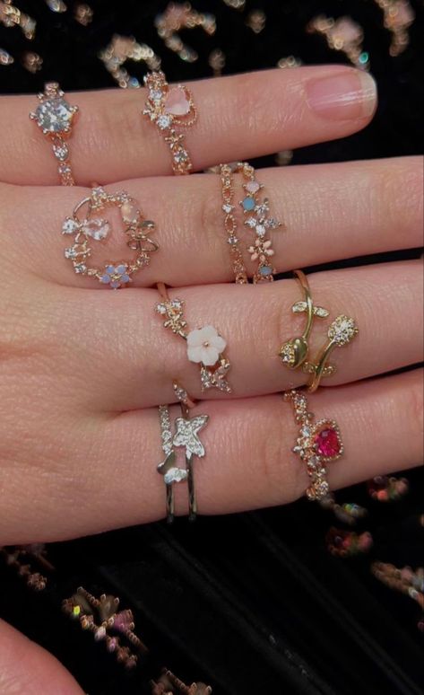 Soft Rings Aesthetic, Soft Feminine Accessories, Royal Core Jewelry, Princess Core Accessories, Soft Royal Aesthetic Outfits, Princess Core Jewelry, Ethereal Aesthetic Accessories, Soft Fairy Aesthetic Outfits, Princesscore Accessories