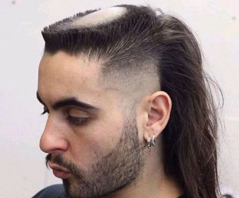 35 Haircuts That'll Make You Wanna Cut The Barber - Wtf Gallery Monk Haircut, Worst Haircut Ever, Modern Mullet Haircut, Fade Mullet, Top Haircuts For Men, Flat Top Haircut, Exotic Hairstyles, Makeup Look Black Women, Monochrome Makeup Look