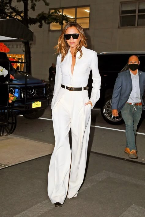 2024 Uk Icon, Style Victoria Beckham, Victoria Beckham Fashion, Black Flared Trousers, Beckham Fashion, Tangerine Dress, Victoria Beckham Outfits, Victoria Beckham Style, Beckham Style