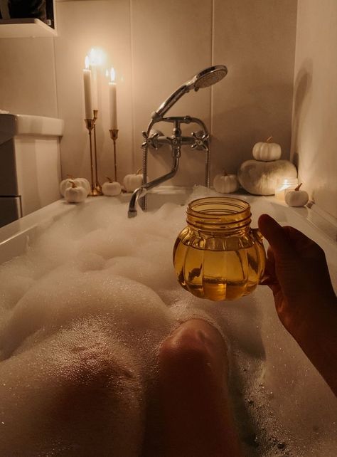 Elsie Silver Aesthetic, Bubble Bath Aesthetic, Theo Silva, Winter Hamilton, Aesthetic Bath, Chestnut Springs, Bath Aesthetic, Silver Aesthetic, Elsie Silver