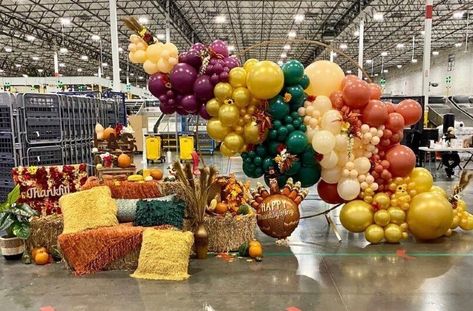 Harvest Centerpieces, Thanksgiving Balloons, Fest Decor, Thanksgiving Party Decor, Party Ambiance, Party Decorations Table, Event Decor Ideas, Yellow Pastel, Fall Fest