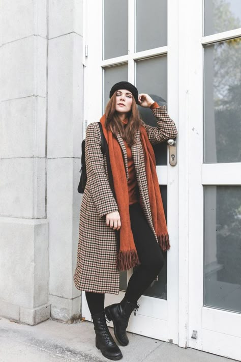 7a6a74cbe87bc60030a4bd041dd47b78desc40097910ri Checked Coat Outfit, Winter Mode Outfits, Orange Pullover, Orange Scarf, Scarf Outfit, Trendy Outfit Ideas, Plaid Coat, Coat Outfits, Mode Inspo