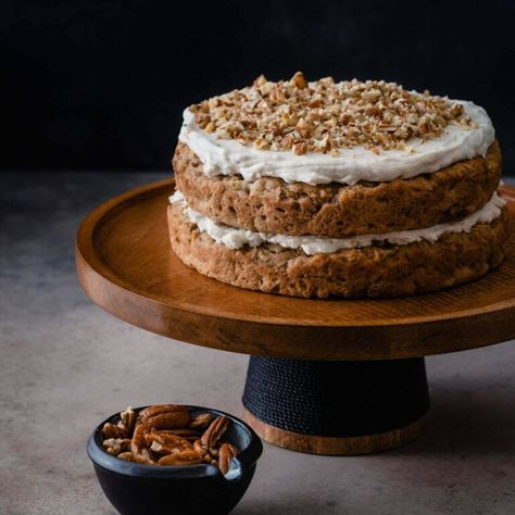 Vegan Hummingbird Cake - Wholesome Patisserie Crushed Pineapple Dessert, Vegan Hummingbird Cake, Hummingbird Cake Recipe, Coconut Cream Frosting, Egg Free Cakes, Hummingbird Cake Recipes, Egg Free Baking, Pineapple Dessert, Pineapple Dessert Recipes