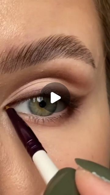 How to look attractive on Instagram: "Simple attractive eye makeup .  .  .  #makeup #instagramreels #eyemakeup #attractive #look #how #howto #simple #eye" Simple Eye Makeup For Hazel Eyes, Diy Formal Makeup, How To Enhance Eyes With Makeup, Very Simple Eye Makeup, How To Put On Face Makeup, How To Do Prom Makeup, How To Do Soft Eyeliner, Eye Makeup Techniques Step By Step, How To Open Eyes With Makeup