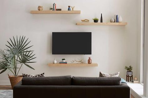 Floating Shelves Around Tv, Floating Shelves Tv, Floating Shelves Ideas, Shelves Around Tv, Small Tv Room, Ruang Tv, Tv Mounted, Floating Shelves Living Room, Shelves Ideas