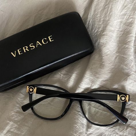 Versace Glasses Frames Woman, Versace Glasses Frames, Old Glasses, Versace Glasses, Old Frames, Versace Sunglasses, Women's Sunglasses, Eye Glasses, Glasses Frames