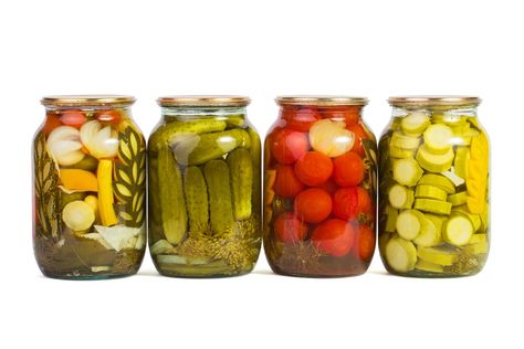 Pickles Benefits, Make Your Own Pickles, Easy Pickles, Types Of Pickles, Pickling Vegetables, Making Dill Pickles, Gut Foods, Basic Brine, Pickled Recipes