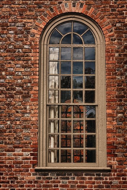 Bruton Parish Window, Colonial Williamsburg Colonial Windows, Colonial Williamsburg Va, Colonial Williamsburg Virginia, Window Structure, Brick Arch, Window Designs, Williamsburg Virginia, Brick Architecture, Colonial America