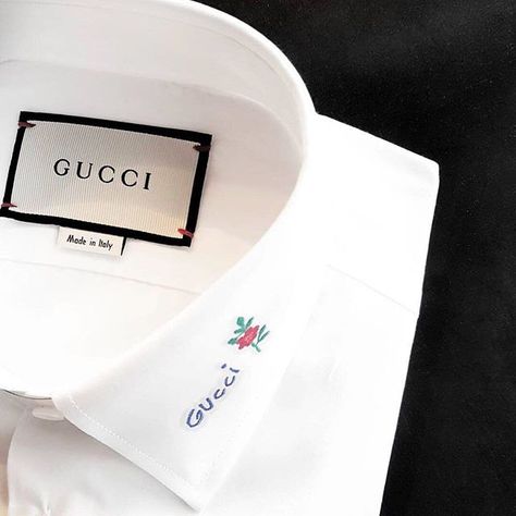 For the guy who always gets caught up in the details #Gucci 🎁 Perfect gift. Found. In our link in bio #FarfetchFind #FarfetchBTQ 📷… Business Card Fonts, Hang Tags Clothing, Clothing Labels Design, Visual Gallery, Canvas Bag Design, Luxury Clothing Brands, Luxury Packaging Design, Embellishment Details, Label Ideas