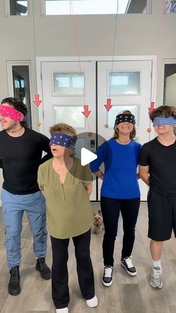 Getti Kehayova on Instagram: "No hands allowed: Hanging Donuts Challenge #family #fun #game #doughnuts" Doodle Challenge Game, Donut Game Hanging, Donut On A String Game, Family Team Games, Tik Tok Family Games, Benson Brothers Games, Food Challenge Games, Games For Grandparents Day Fun, Family Challenge Games