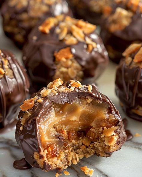 Butterfinger Truffles Recipe, Optimal Recipes, No Bake Truffles, Mini Caramel Apples, Butterfinger Candy, Baked Caramel, Caramel Truffle, Truffles Recipe, Caramel Crunch