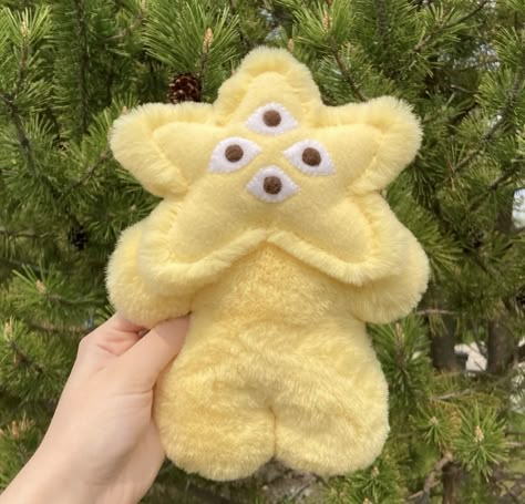 Space Themed Stuffed Animal, Two Headed Plush, Star Plush Pattern, 90s Plushies, Cursed Plushies, Plush Toys Aesthetic, Yellow Plushie, Stuffies Diy, Moon Plushie