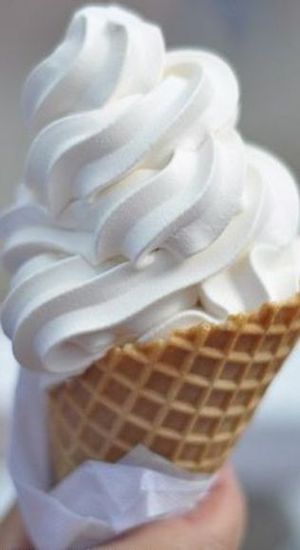 Soft Serve Vanilla Ice Cream, Soft Serve Ice Cream Recipes, Vanilla Ice Cream Recipe, Black Sesame Ice Cream, Serve Ice Cream, Healthy Recipes Easy Snacks, Love Ice Cream, Ice Cream Sorbet, Soft Serve Ice Cream