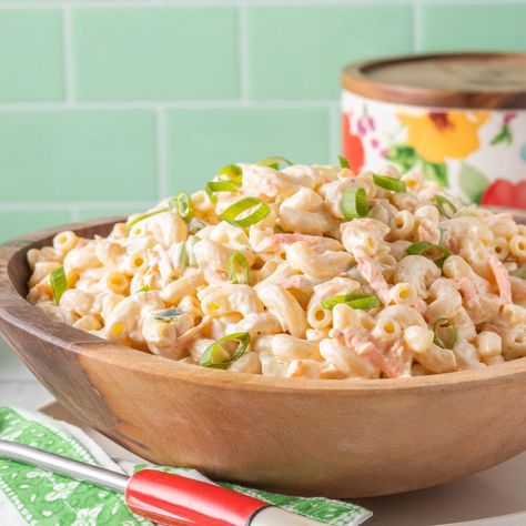 hawaiian macaroni salad recipe Barbecue Recipes Sides, Hawaiian Mac Salad, Macaroni Salads, Hawaiian Macaroni Salad, Barbecue Sides, Grilled Watermelon, Mac Salad, Hawaiian Recipes, Macaroni Salad Recipe