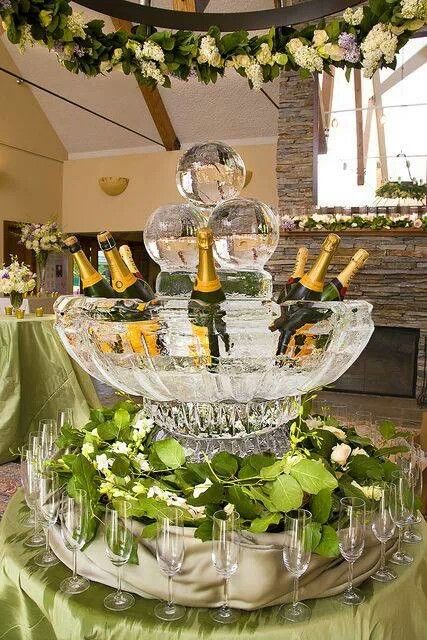 Champagne fountain ice sculpture Champagne Table, Champagne Fountain, Deco Champetre, Ice Sculpture, Champagne Bar, Flamingo Party, Ice Sculptures, Decorations Table, Botanical Wedding