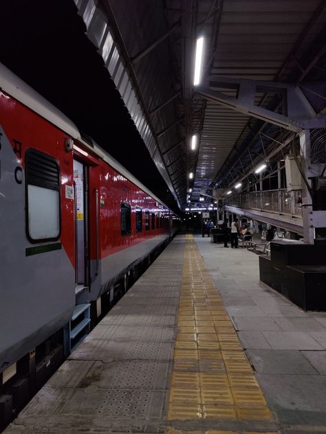 Train Food Snap, Ac Train Snap, Train Photography Aesthetic, Dehradun Snapchat, Train Journey Aesthetic, Train Journey Photography, Ac Train, Train Indian, Train Snap