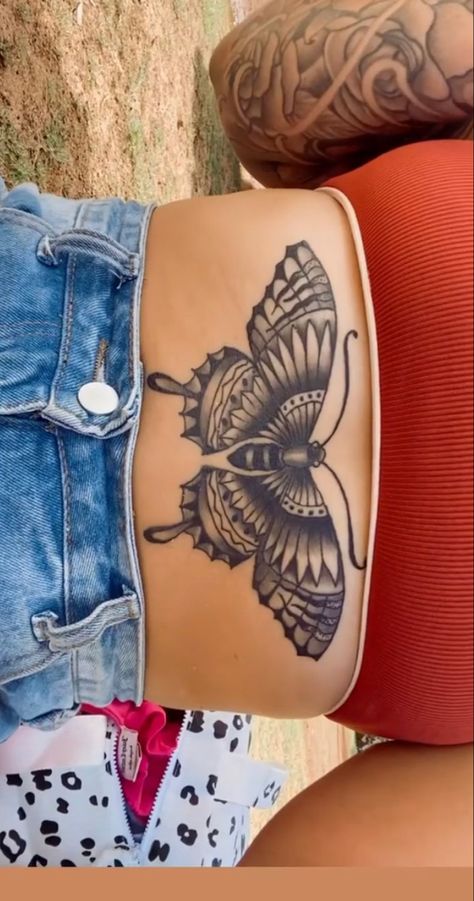 Tato Panda, Tattoos Moth, Simple Tato, Moth Tattoos, Abdomen Tattoo, Tummy Tattoo, Stomach Tattoos Women, Belly Tattoos, Moth Tattoo