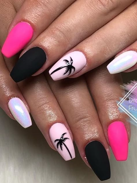 hot pink and black nails with palm trees Black Beach Nail Designs, Dark Vacation Nails, Winter Tropical Vacation Nails, Nail Art Designs Vacation, Black Tropical Nails, Cancun Vacation Nails, Nail Designs For A Cruise, Hot Vacation Nails, Cruise Nail Ideas Bahamas