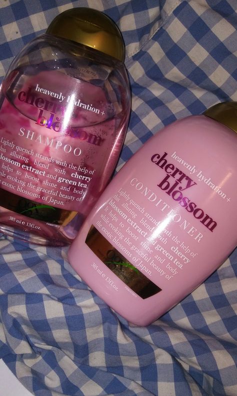 This shampoo and conditioner is the best! It hydrates curly hair for all my curly head sister's out their! Best Curly Hair Shampoo, Good Shampoo, Curly Shampoo, Conditioner Curly Hair, Curly Head, Healthy Hair Routine, Curly Hair Care Routine, Curl Shampoo, Good Shampoo And Conditioner