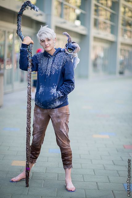 DIY Jack Frost Halloween Costume Idea 1 Jack Frost Costume, Jack Frost Cosplay, Halloweenský Makeup, Princess Makeup, Diy Kostüm, Disney Makeup, Rise Of The Guardians, Awesome Cosplay, Disney Cosplay