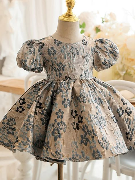 Kinder Graduation Ideas, Damask Gown, Kids Gowns, African Kids Clothes, Occassion Dress, Gowns Princess, Damask Dress, Black Kids Fashion, Ankara Bags