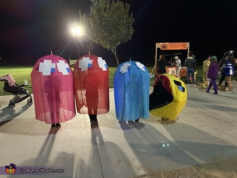 Judith: Hi my 4 kids are wearing the pacman and ghost costumes I created Pac-Man is 2 umbrellas with fabric over them and my 5 year old is wearing it. My... Pacman And Ghost Costume, Diy Pacman Ghost Costume, 4 Costume Ideas, Pac Man Ghost Costume, Pac Man Ghost, Cosplay Group, Pacman Ghost Costume, Easy Group Halloween Costumes, Halloween Costumes For 5