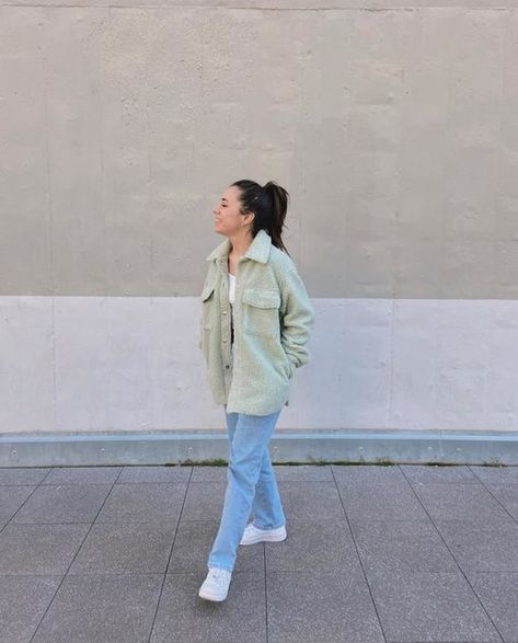 Regular fit shacket - Mint green - Jackets - Monki GB Mint Green Hoodie Outfit, Mint Green Jacket Outfit, Mint Jacket Outfit, Green Hoodie Outfit, Green Jacket Outfit, Mint Green Jacket, Mint Jacket, Trouser Outfits, Pastel Outfit