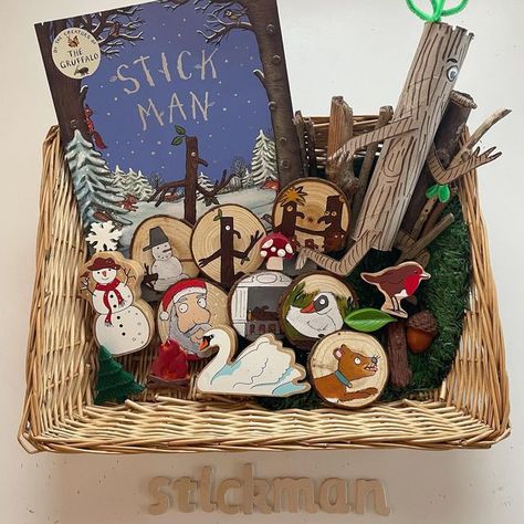 Stickman Book Activities, The Stickman Activities Eyfs, Story Bag Ideas, Storytelling Basket, Eyfs Stickman, Eyfs Books, Story Boxes, Story Sack Ideas Diy, Story Sacks