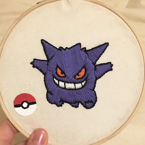 Bordados Pokemon Embroidery, Digital Embroidery Patterns, Embroidery Diy, Embroidered Art, Hand Embroidery Projects, Embroidery Gifts, Cute Embroidery, Sewing Embroidery Designs, Hand Embroidery Art