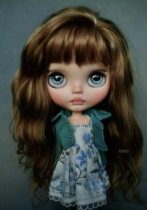 Adorableee Blythe Bebek, Big Eyes Doll, Blythe Dolls For Sale, Pullip Dolls, Blythe Custom, Blythe Clothes, Doll Repaint, Custom Blythe, Pretty Dolls