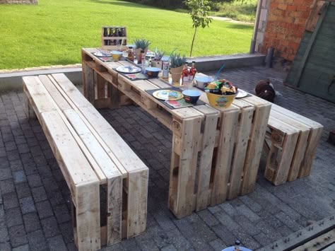 Pallet Decor Ideas, Diy Pallet Decor, Diy Dream Catcher, Pallet Garden Furniture, Diy Lampe, Pallet Project, Pallet Decor, Small Deck, Pallet Outdoor