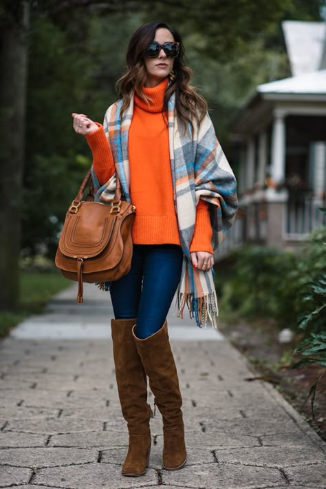 Model Sweater, After Christmas Sales, Bota Over, Christmas Sales, Orange Sweater, Living In London, Stylish Scarves, Cute Winter Outfits, How To Wear Scarves