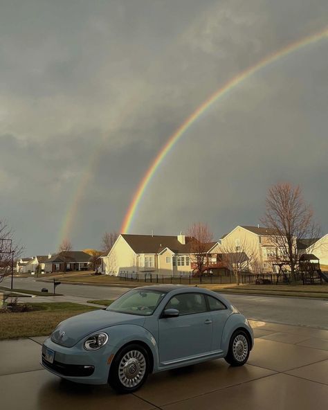 Light Blue Vw Beetle, Cute Vw Beetle, Blue Beetle Volkswagen, Light Blue Volkswagen Beetle, Vw Bug Aesthetic, Cute Volkswagen Beetle, Beetle Car Aesthetic, Beetles Car, Blue Beetle Car