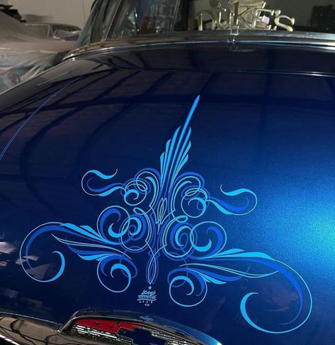 Pinstriping On Cars, Pin Stripe Car, Pinstripe Tattoo Ideas, How To Paint A Car, Pinstripe Lowriders, Lowrider Pinstriping, Pinstripe Car, Pin Striping Art, Scroll Pinstriping