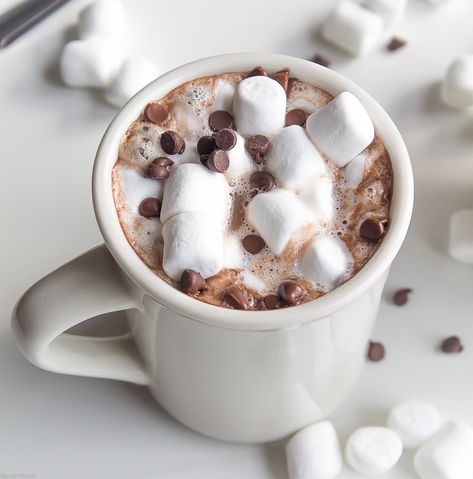 Hot Cocoa Recipe, Cocoa Recipes, Chocolate Caliente, Think Food, Hot Chocolate Recipes, Triple Chocolate, Chocolate Drinks, Cafe Food, Marshmallows