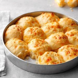 Pan Rolls Recipe, Cheddar Rolls, Pan Rolls, Crescent Roll Recipes Dessert, Parmesan Ranch, Yeast Rolls Recipe, Cheese Rolls, Dinner Roll, Potato Roll