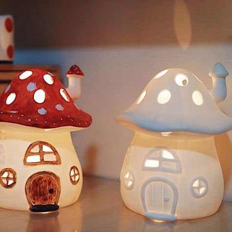 Ceramic Mashrom, Ceramic Mushroom Lamp, Ceramics Mushroom, Mushroom Ceramics, Mushroom Pottery, Gourd Lights, Ceramic Mushrooms, Mushroom Houses, House Night