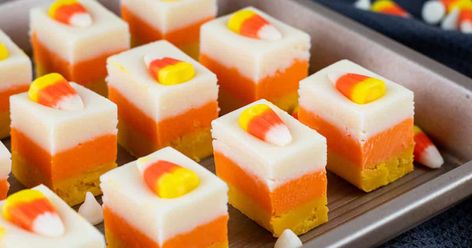 Candy Corn Fudge Candy Corn Fudge Recipe, Holiday Recipes Baking, Holiday Brunch Ideas, Holiday Party Snacks, Winter Stews, Summer Bbq Recipes, Homemade Fudge Recipes, Microwave Fudge, White Chocolate Candy