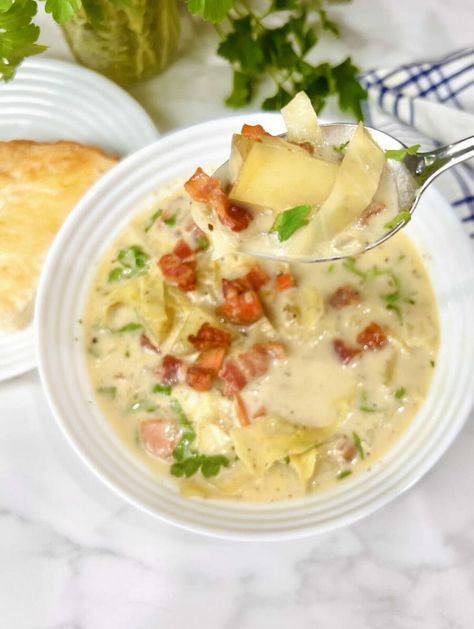 Creamy Cabbage Soup - Simple & Delicious Comfort Food Cream Of Cabbage Soup Recipe, Vegetarian Soup Recipes Easy, Creamy Cabbage Soup, Potato Soup Vegetarian, Cabbage And Potato Soup, Stew Ideas, Cabbage Potato Soup, Creamy Cabbage, Sliced Cabbage